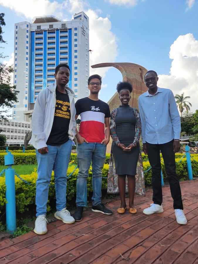 WhatDesignCanDo's tweet card. How do you take your business idea to market?