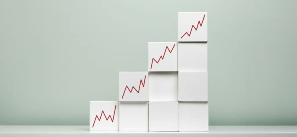 Comaford's tweet card. Serial entrepreneur David Steinberg gives advice on how companies can achieve meteoric growth and the increased revenue and new customers that come with it.