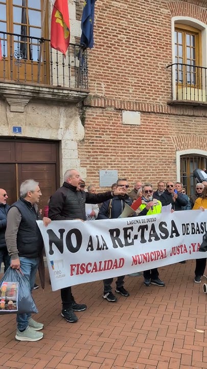 davigon2's tweet card. ¡Avelino, dimisión! - Grito en Laguna de Duero por la #retasa