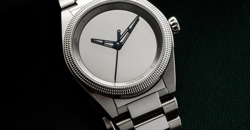 Heauxfessional1's tweet card. Discover the Isotope Flyway Fata Morgana, a limited edition watch with a mirror-polished titanium dial inspired by a rare optical illusion