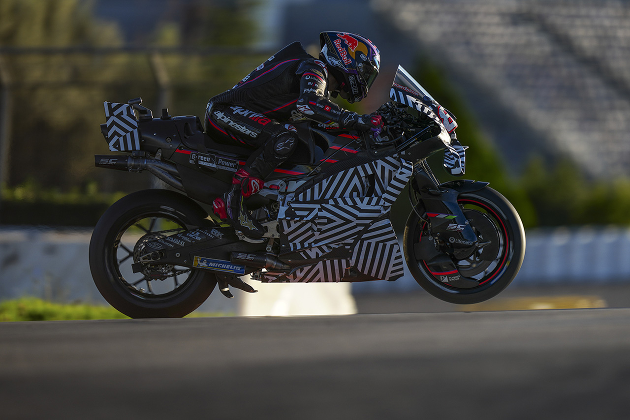 AUTOSPORT_web's tweet card. 　11月18日、MotoGP第22戦バレンシアGPが開催された地スペインのリカルド・トルモ・サーキットにて、早くも2026年シーズンに向けたテストが開催された。