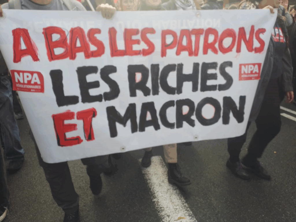 geantamassue's tweet card. À peine le temps de scander « Lecornu dégage » qu’il a déjà plié boutique, emportant avec lui son gouvernement éclair de ministres recyclés… avant de gagner un nouveau sursis jusqu’à mercredi soir....