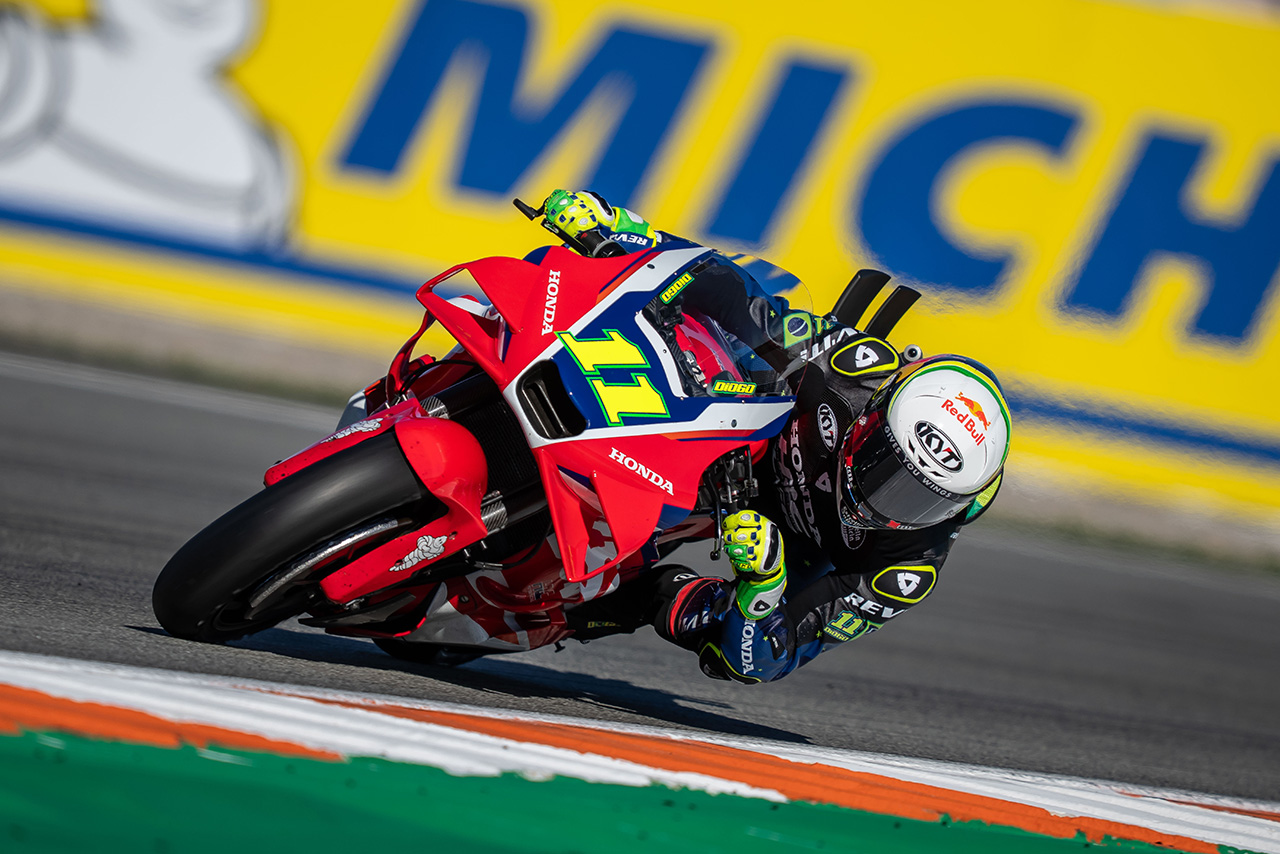 AUTOSPORT_web's tweet card. 　11月18日、ロードレース世界選手権