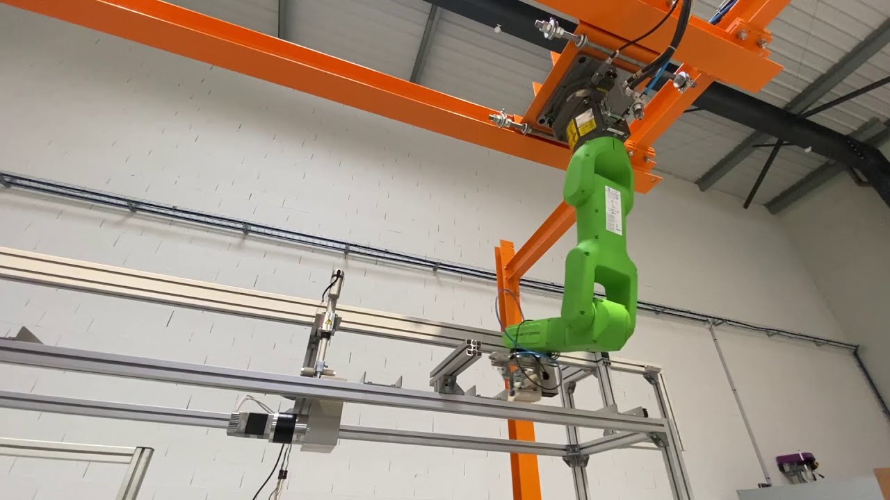 E_COBOT's tweet card. CAS D'USAGE | Robot collaboratif "FANUC/CR-7iA/L" - Contrôle qualité...