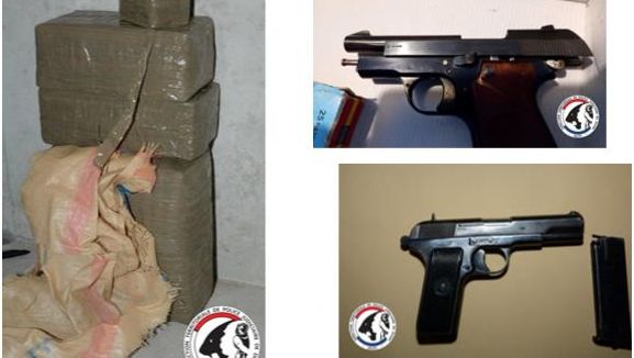 GDarmanin's tweet card. Mercredi 1er septembre, la police a saisi 58 kilos de résine de cannabis, 360 grammes de cocaïne et deux armes de poing.