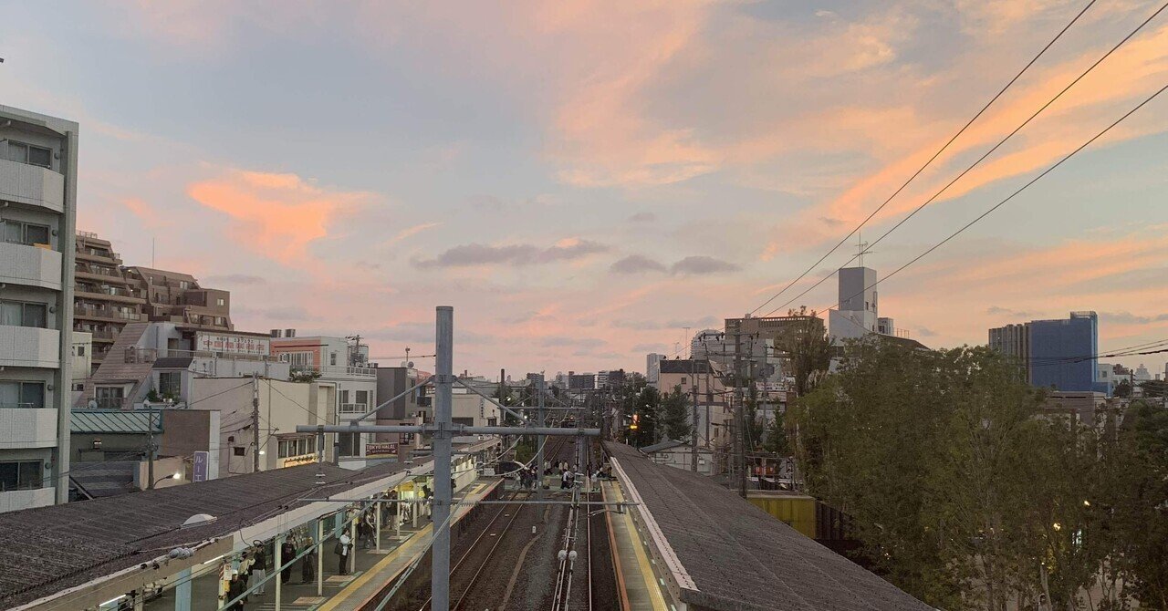 doki2kdb's tweet card. 2025/10/14 壁打ちゆえに校閲はしてないため、誤字脱字はご容赦。壁打ちかつ自己分析。己は何がしたい？ 学校を卒業して1ヶ月が経つ。 俺の当初の予定なら、希望の企業にPFやデモリールを送って『うおーーー！就活中じゃあ！！！走り続けろおお！！』という気持ちで爆速就活街道なのだが、 全然爆速できてない。 というか、まーーーったく制作ができない。 なんも身に入らない。 Houdiniはおろか...