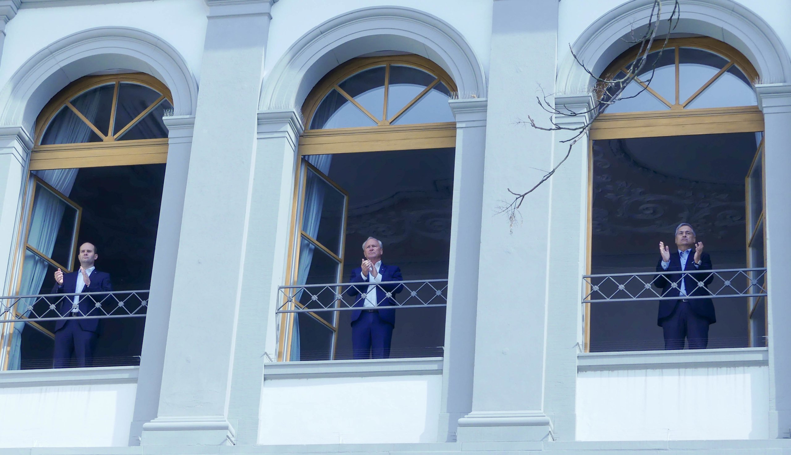 isabelle_dah's tweet card. Der Kanton Luzern hat seinen 14-jährigen Sprachleitfaden erneuert. Von den «neuen» 12 Regeln sind 11 davon die alten. Eine Glosse.