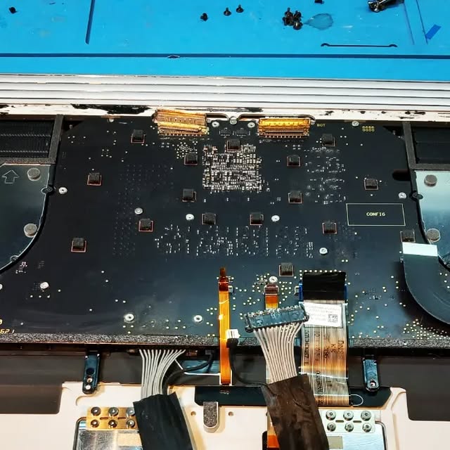 AltqnytMwshr's tweet card. ‎مركز صيانة ماك بوك و مايكروسوفت سيرفس (@cursor_tech)‎ • Instagram photos and videos