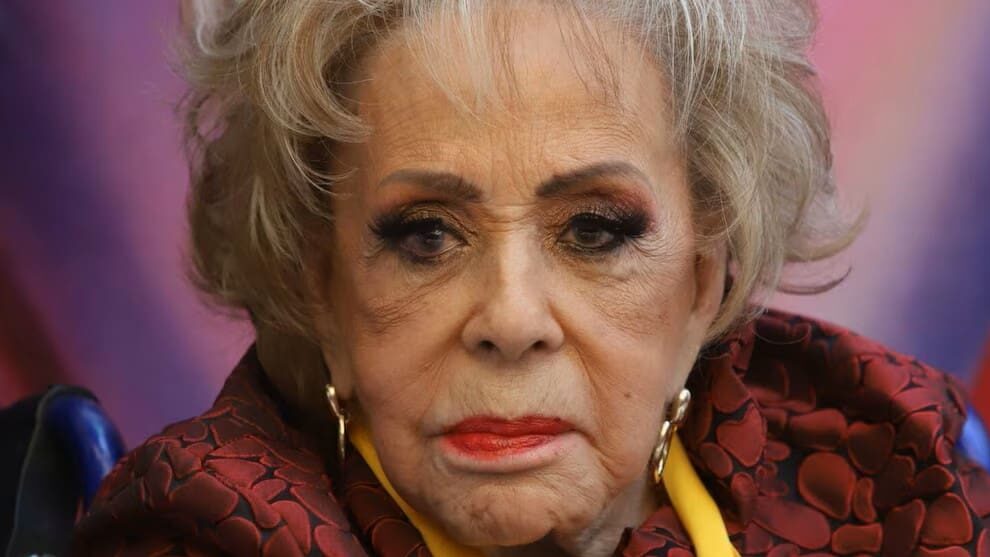 QuintaFuerzaMX's tweet card. La tranquilidad del lugar donde descansan los restos de la familia de Silvia Pinal se vio interrumpida luego de que la cripta de la legendaria actriz fuera vandalizada y saqueada hace unos días....