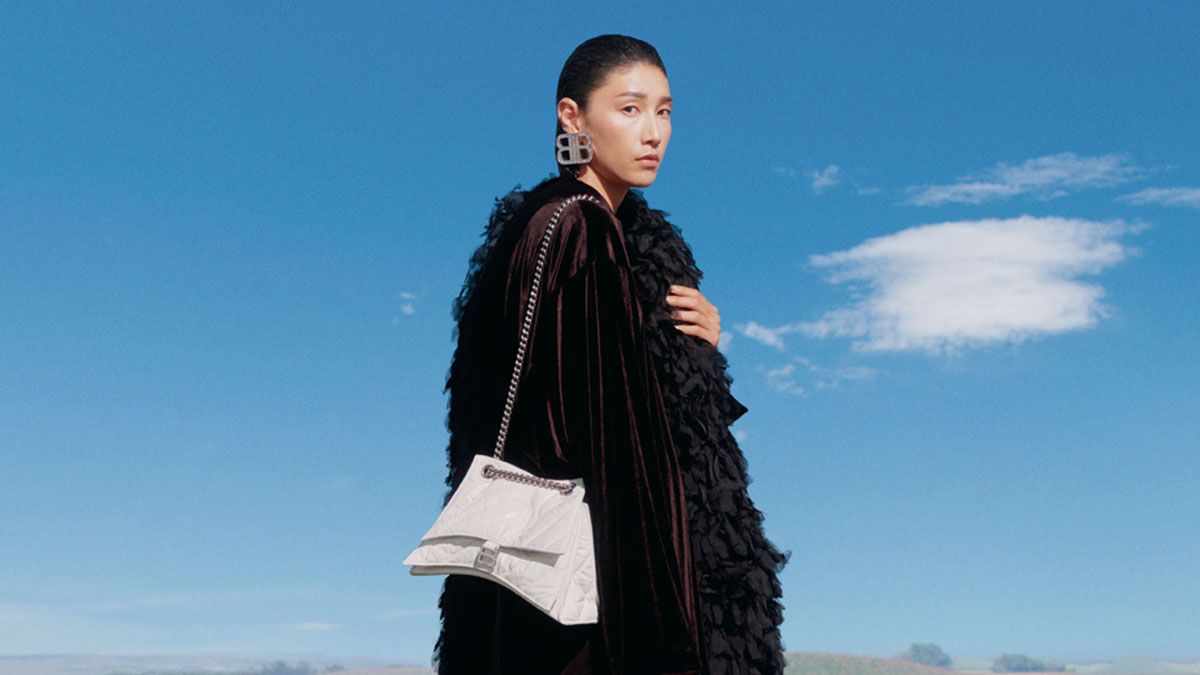 ForCreatorsCom's tweet card. Luxury brands are turning to influencers who do not have obvious links with fashion. Social media creators who have built authentic communities can add value-laden credibility.