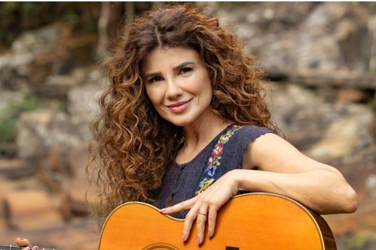 FernandoMeloOfi's tweet card. A cantora Paula Fernandes vai trocar os palcos pelos estúdios — pelo menos por algumas semanas. Isso porque, ela voltará as novelas!