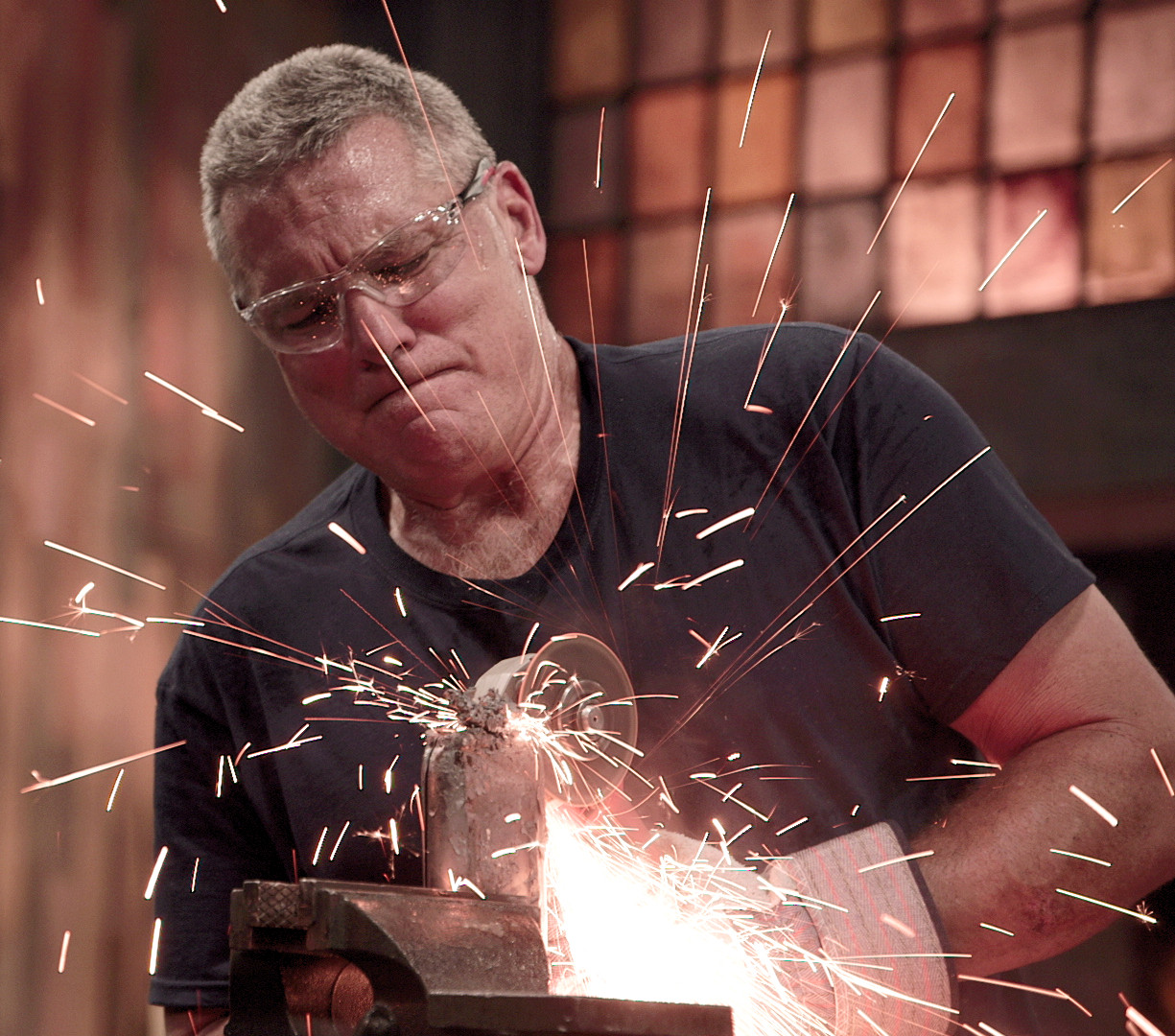 LeprechaunLair's tweet card. "Blacksmithing & Bladesmithing Blog | Hands-On Knife Making Experiences. LLForge