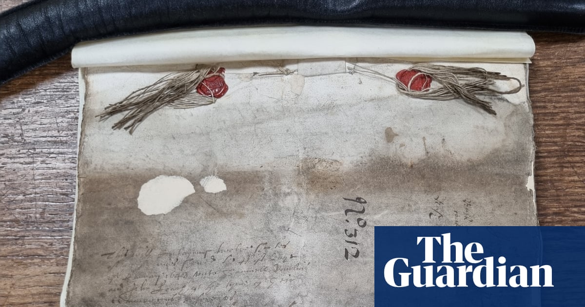 UkNatArchives's tweet card. Document from 1642 made by husband of Shakespeare’s granddaughter found in unlabelled box at National Archives