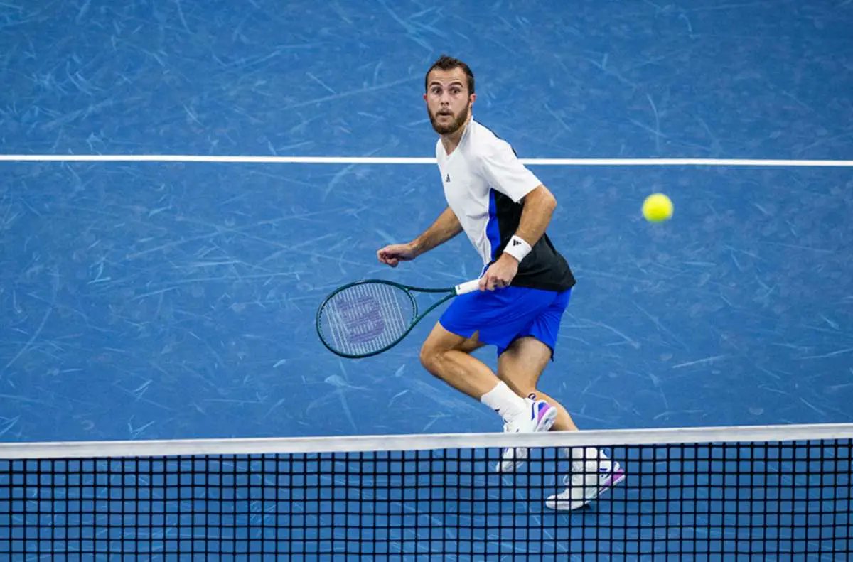 canal_tenis's tweet card. Hugo Gaston muestra su especialidad en Brest y derrota a Eliot Spizzirri para ganar su segundo título Challenger en la temporada