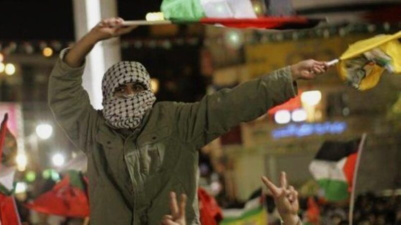 MenaNews_info's tweet card. Le ministère libanais de la Santé a fait état ce soir de 13 morts lors d’une attaque israélienne contre un camp de réfugiés palestiniens dans le Sud-Liban. L’armée israélienne a quant à elle affirmé...