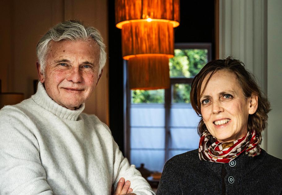 BRUZZbe's tweet card. In het boek 'Allah n’a rien à faire dans ma classe' onderzoeken journalisten Laurence D’Hondt en Jean-Pierre Martin de invloed van de radicale islam in de klas.