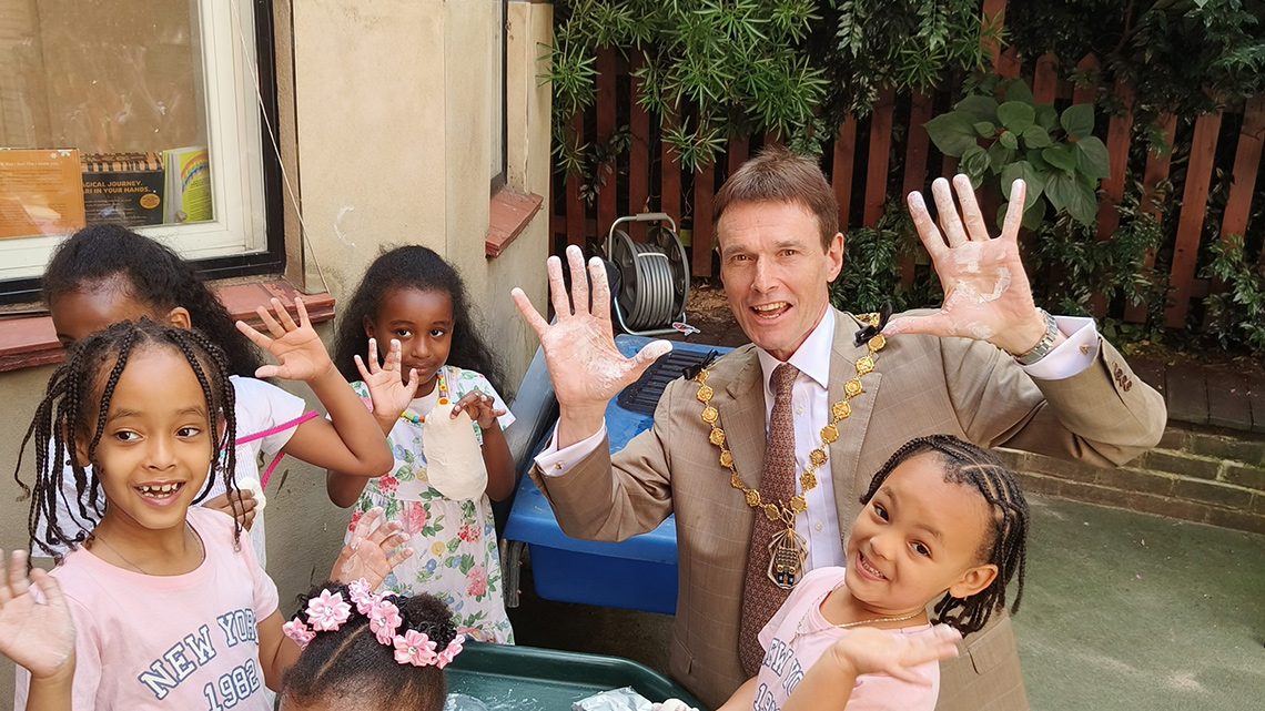 catholicEW's tweet card. The Lord Mayor of Westminster swapped his official outfit for a Mayoral apron to prepare lunch for families at the Cardinal Hume Centre.