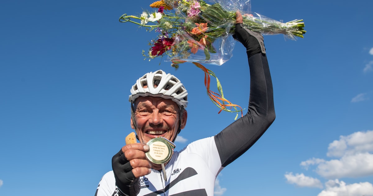 WielerbaanGL's tweet card. Atty Duijn (74) zorgde zaterdagavond op de wielerbaan van Geleen voor een puike primeur. De Eefdenaar deed als eerste 70-plusser een werelduurrecordpoging achter de derny en slaagde met vlag en...