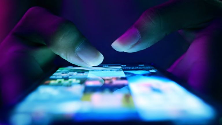 SkyNews's tweet card. Using widely available technology, well-known ethical hackers Chris Kubecka and Paula Popovici quickly accessed numerous pornography sites without ever verifying their ages.