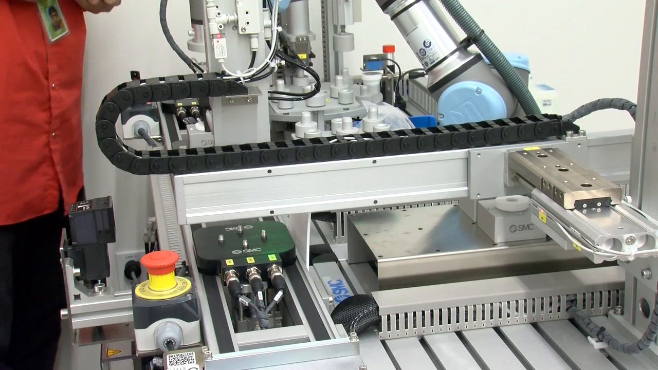 ACCadvancedmfg's tweet card. The semiconductor industry is rapidly growing, and Austin Community College is playing a key role in helping keep up with demand.On Wednesday, U.S. Secretary of