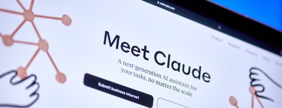 TechUpdaterProo's tweet card. The federal judge overseeing Anthropic PBC’s proposed $1.5 billion copyright settlement is concerned class lawyers are striking a deal behind the scenes that will be forced “down the throat of...