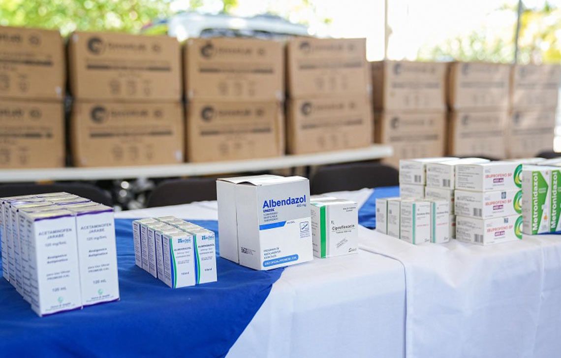 NoticiasN24H's tweet card. Promesecal distribuyó medicamentos en Barahona, Pedernales, Independencia y Bahoruco tras la tormenta Melissa para prevenir enfermedades.