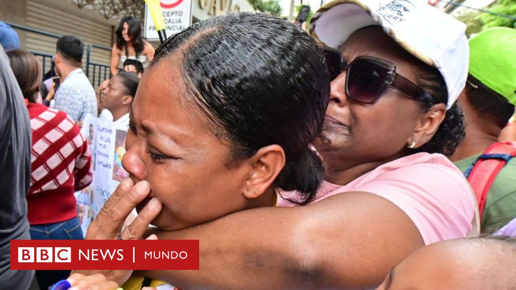 bbcmundo's tweet card. Continúa la búsqueda de cuatro menores que desaparecieron en Ecuador en confusas circunstancias. El país está conmocionado con la falta de respuestas en un incidente donde participó una patrulla...