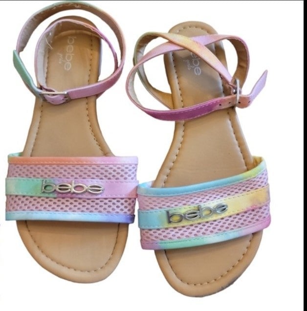 DatPrettyRed's tweet card. Thrift smarter: sandals Bebe girls 2t-5t, 7% off from verified 5-star seller. Good condition. Discover amazing secondhand deals daily.