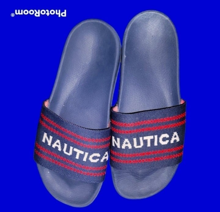 DatPrettyRed's tweet card. Thrift smarter: slides Nautica boys (4+), from verified 5-star seller. Good condition. Discover amazing secondhand deals daily.