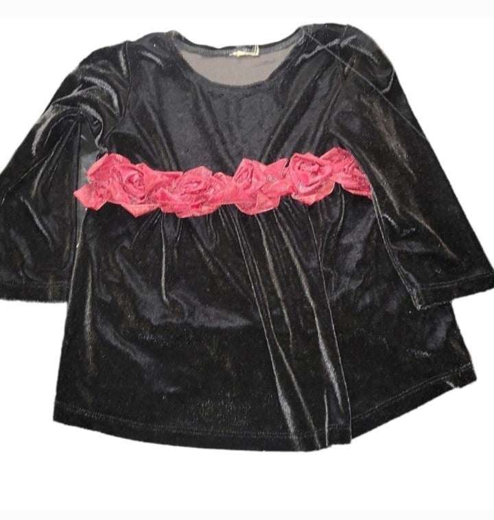 DatPrettyRed's tweet card. Thrift smarter: Black Dress 3T girls 2t-5t, 41% off from verified 5-star seller. Good condition. Discover amazing secondhand deals daily.