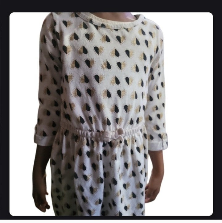 DatPrettyRed's tweet card. Thrift smarter: Heart Dress size 5T Cat & Jack girls 2t-5t, 18% off from verified 5-star seller. Good condition. Discover amazing secondhand deals daily.