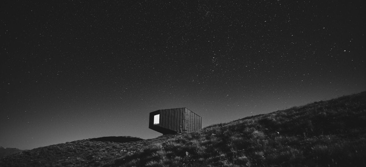 RobotProxyWar's tweet card. An interrogation of how physics concepts like black holes, entropy, and quantum theory mirror the rise and limits of artificial intelligence.