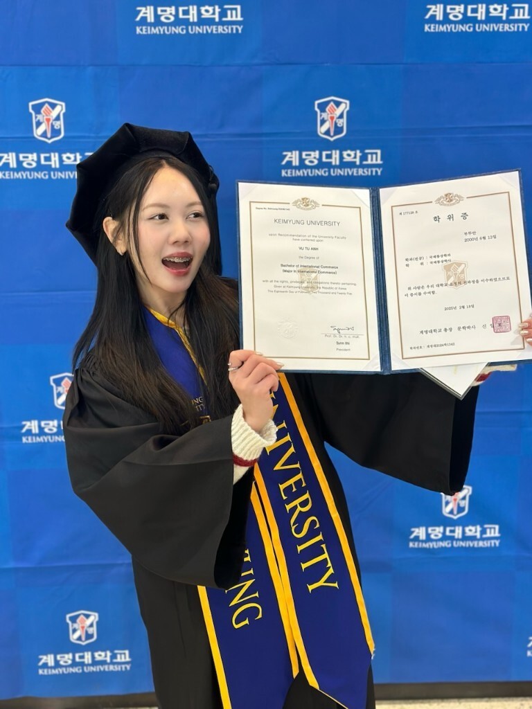 hankyoreh_21's tweet card. 한국서 대학 졸업 후 잠시 일한 공장서 압박 단속에 쫓겨 추락사한 뚜안… 사과도 없이 “적법했다”는 법무부