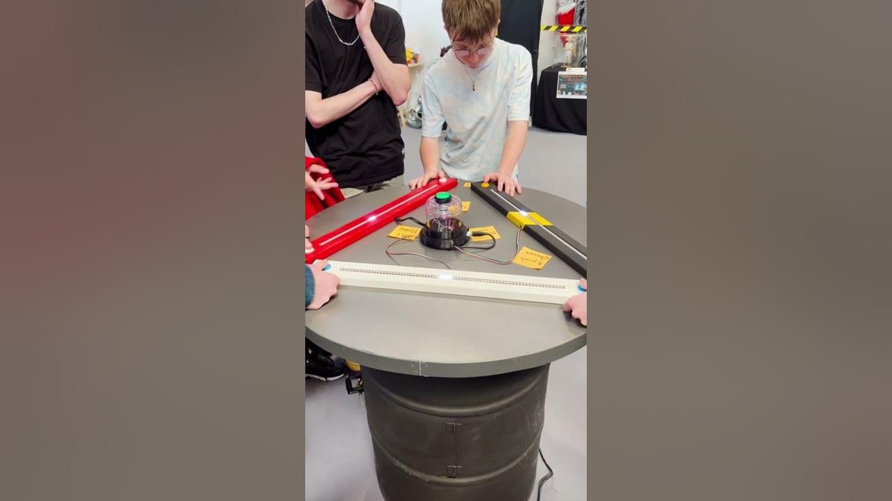 QuaiLab's tweet card. Gamers Assembly Stand Makers du 16–18 avr 2022