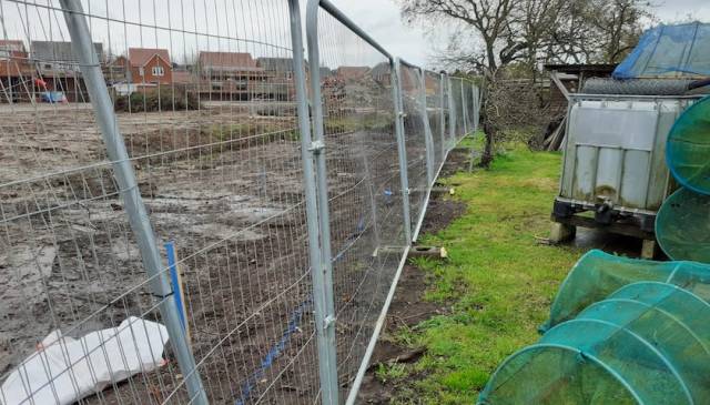 KevinAllsopp2's tweet card. The house-builder currently constructing 175 new properties on former Ruddington Green Belt south of Musters Road says a contractor removed a large section of mature hedgerow there by mistake. Gard…