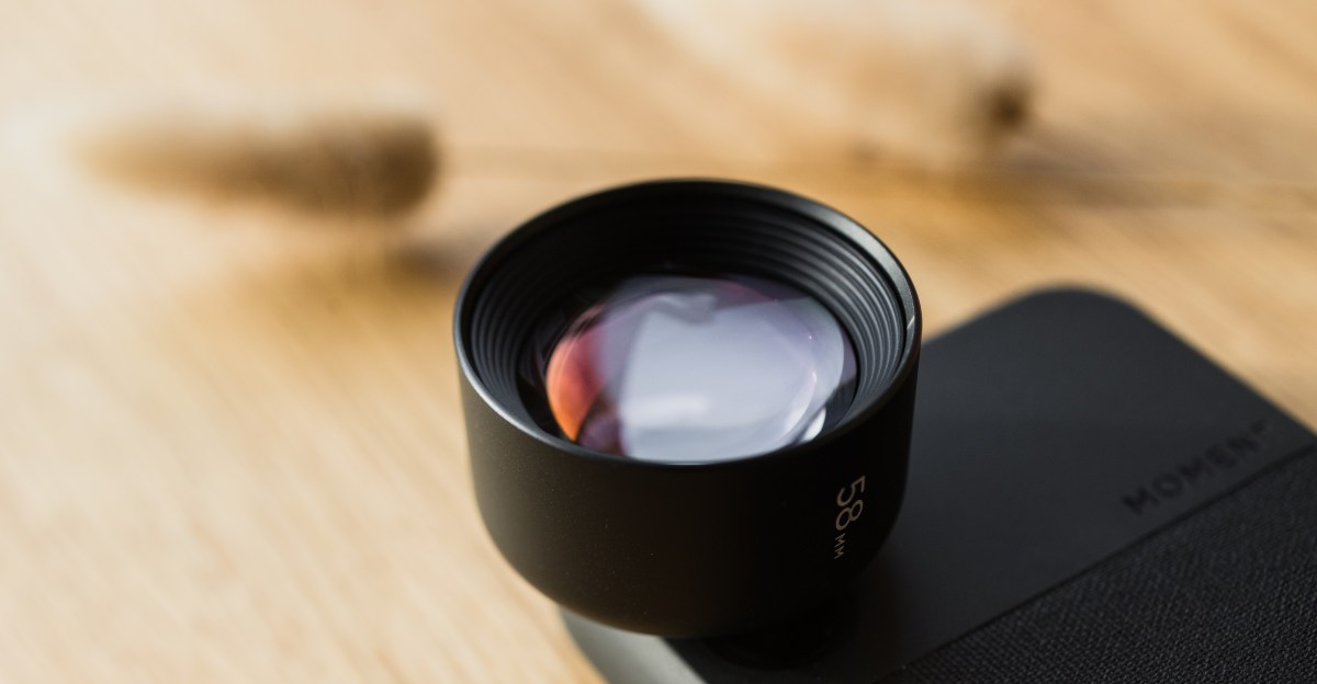 LifeInLoFiBlog's tweet card. It’s still in the Play Store, it just won’t be updated any more.