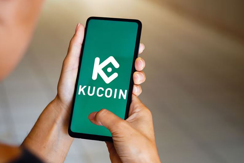 BreakingFeedx's tweet card. KuCoin secures AUSTRAC registration, enhancing compliance and offering new regulated crypto services for Australian users.