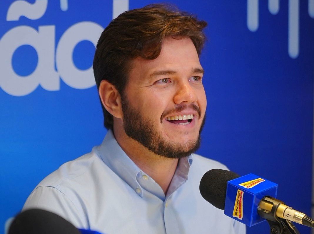 PoderParaiba's tweet card. Prefeito Bruno Cunha Lima anuncia medidas de reestruturação da Saúde de Campina Grande e prazo para superação da crise no setor.