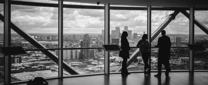 NelioSoft's tweet card. Which Business Products and Services companies trust in WordPress? This posts shows you the 50 first companies that use them and a whole list.