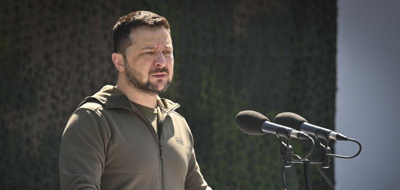 GetHighHello's tweet card. Ukrainian President Volodymyr Zelensky is urging his country to legalize medical marijuana to help those suffering from the "trauma of war" with Russia.