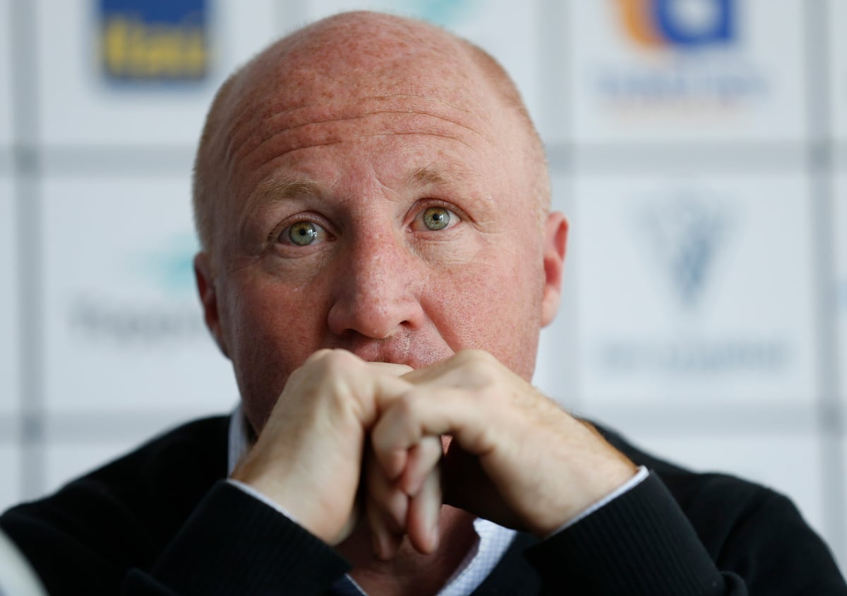 el_pais's tweet card. El que fuera compañero de Maradona en Boca y en Argentina cuenta su experiencia mientras sigue por Qatar a su hijo Alexis, el centrocampista revelación de la selección que lidera Messi