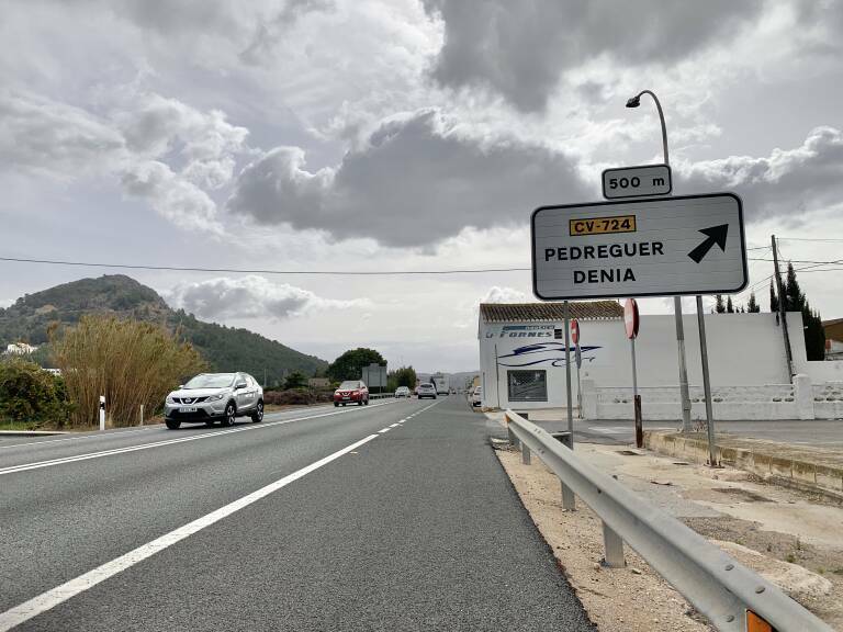 alicanteplaza's tweet card. Pedreguer arrastra una decena de obras pendientes de adjudicar que rebasan el millón de euros