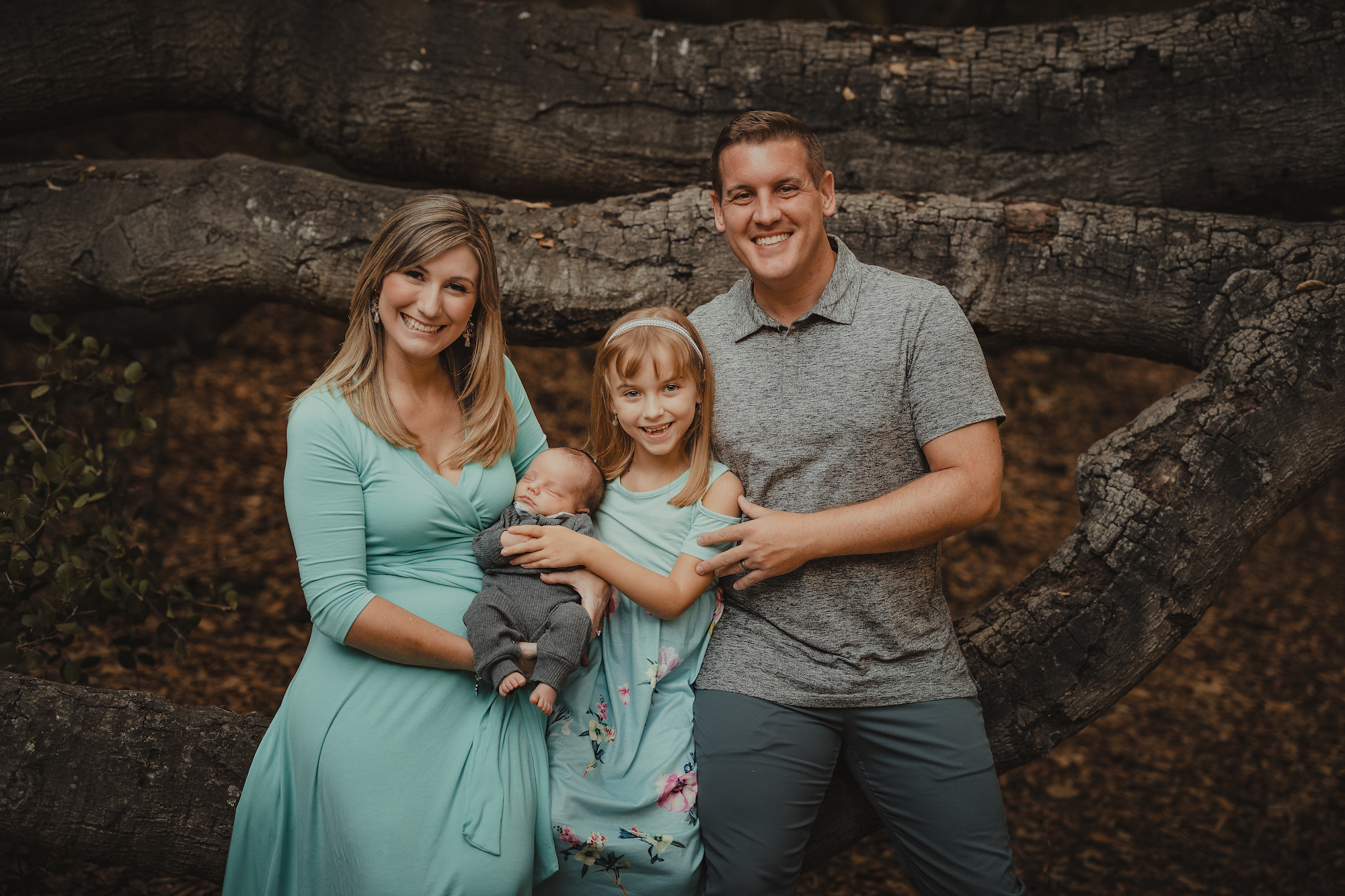 TutorialVideos2's tweet card. How do we get tack-sharp images, especially when it comes to groups, when we're shooting with a wide-open aperture? Here's how in 5 tips (plus 3 bonus tips)!