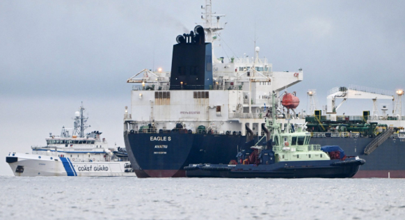 EdgeTheory's tweet card. This report synthesizes findings from EdgeTheory’s Global Cognitive Adversaries module and traces the emergence, evolution, and militarization of Moscow’s “shadow fleet.” A vast network of aging oil...