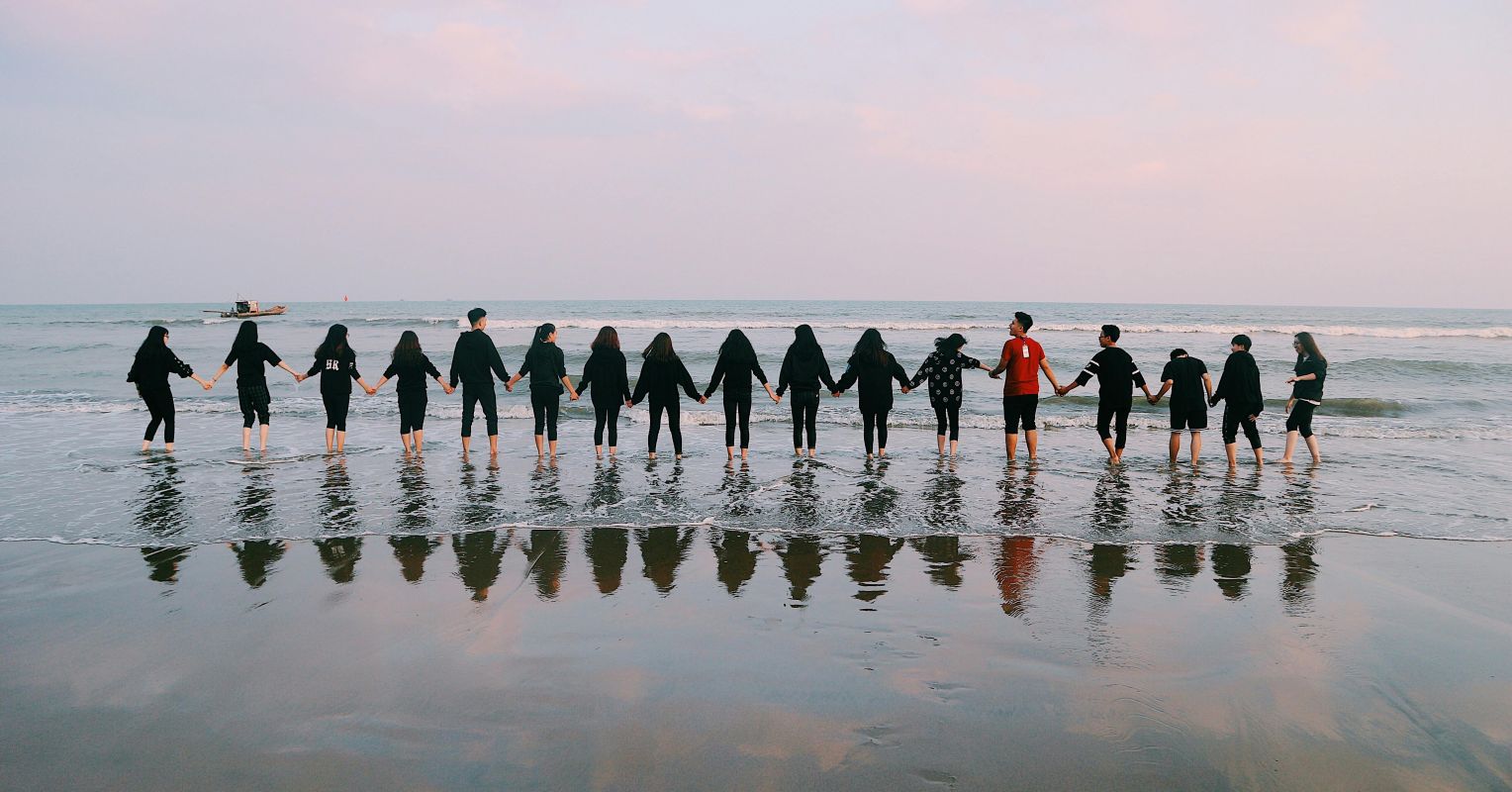 swhitbo's tweet card. People may like to think of themselves as selfless, but a new international study of ingroup bias shows just how hard it is to overcome the factors that divide us.