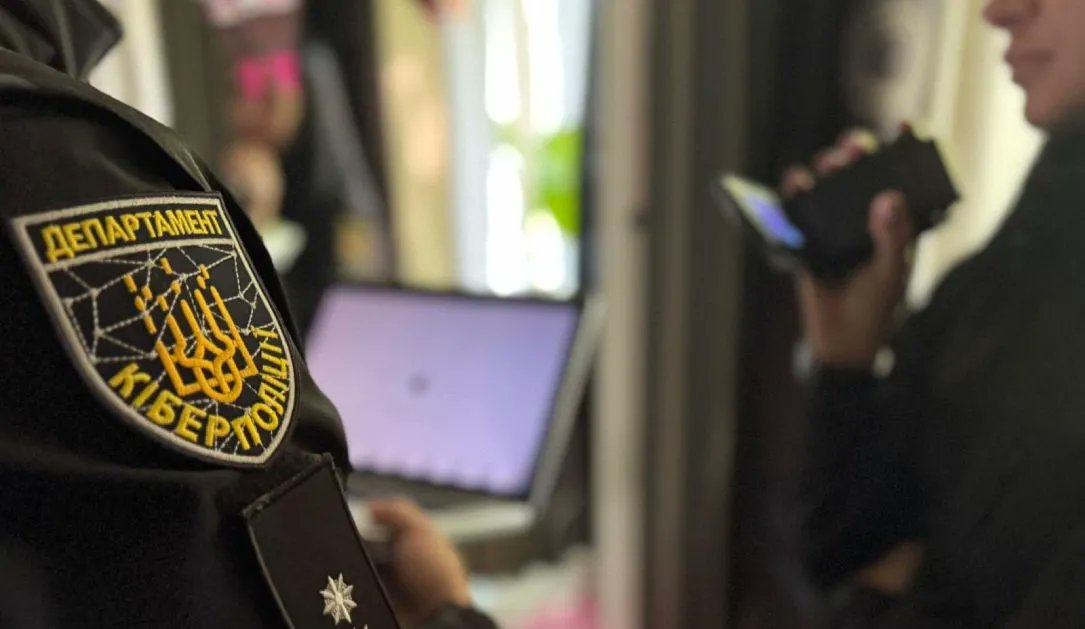 TweetThreatNews's tweet card. Ukrainian police and Europol have arrested a man accused of hacking into over 5,000 user accounts of an international hosting provider to conduct illegal cryptocurrency mining, resulting in $4.5...