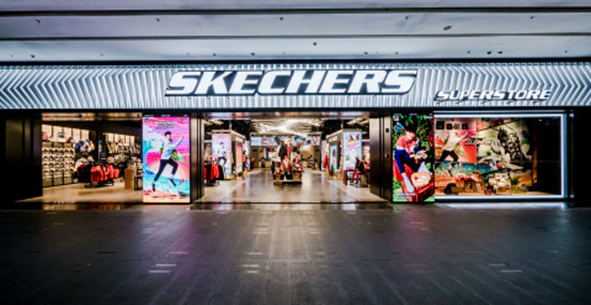 StepmodeD's tweet card. With Skechers Kids entertainment zones, dedicated shop-in-shop areas for its different collections, and areas showcasing the brand’s new apparel ranges, the latest 9 754m2 Skechers superstore in Ch…