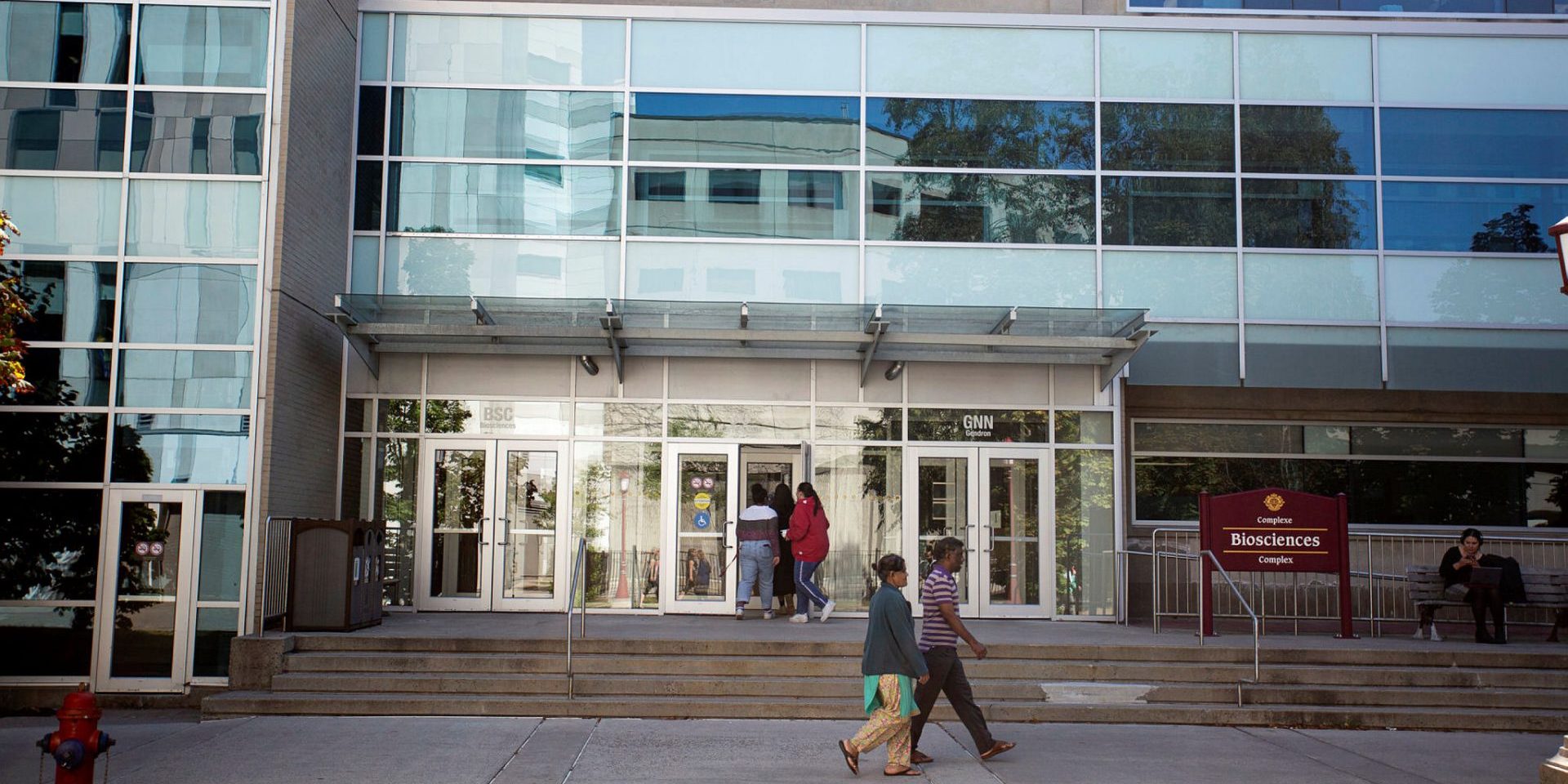 CSMB_SCBM's tweet card. To fully leverage the capabilities of academic institutions, Canada must adopt a future-oriented research approach by aligning research priorities with national interests.