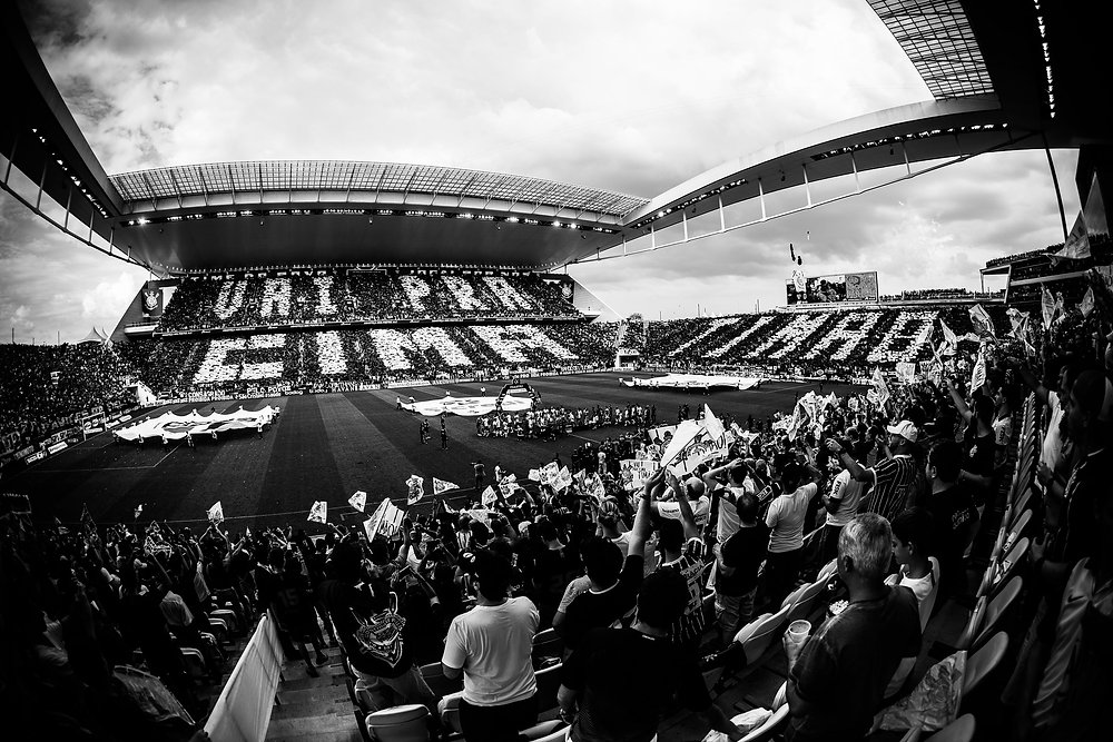 InfoTimaoBlog's tweet card. Com a campanha de doações, o objetivo é reduzir a dívida restante do estádio, permitindo que o Corinthians avance em seus projetos.