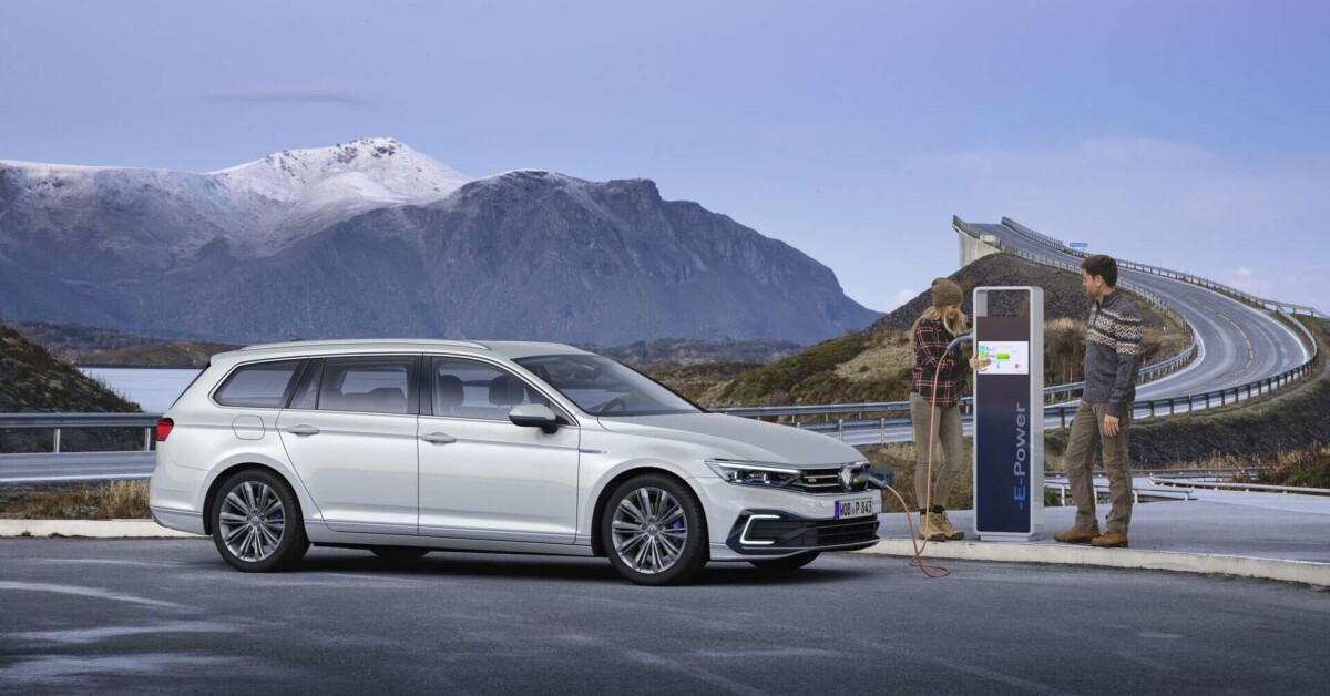 futurasciences's tweet card. Voitures hybrides rechargeables : quelles sont leurs vraies consommations ?